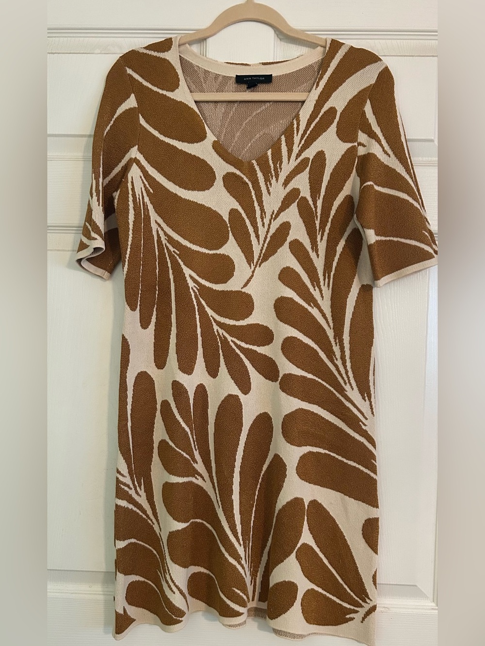 Ann Taylor Gold and Cream Knit shift dress